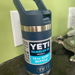 Yeti Stainless Steel Rambler Jr Bottle Tumbler Handle Top w/ Flip Straw Cap